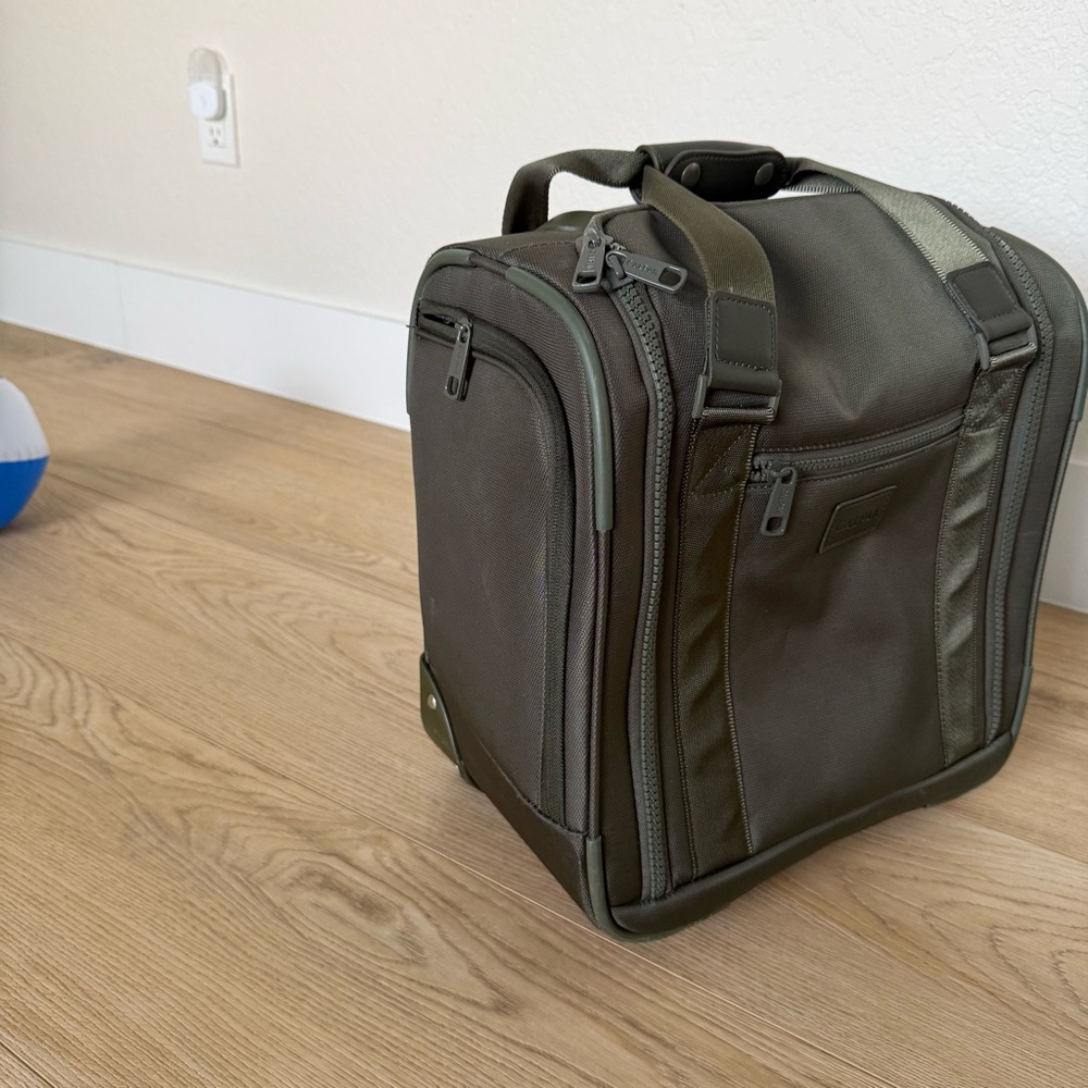 Calpak Olive Green Luggage - Picture 3 of 6